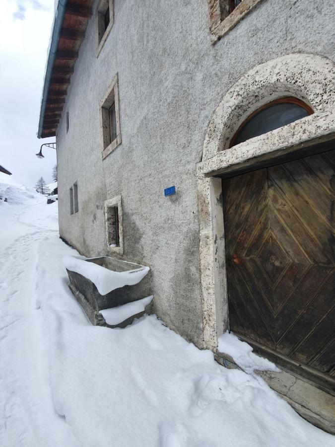 Bourg-Saint-Pierre : Le Cachet D'Antan Apartment ภายนอก รูปภาพ